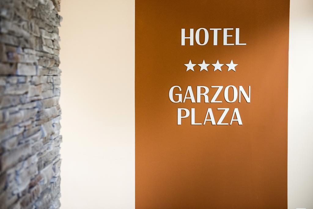 Hotel Garzon Plaza Gyor Exterior photo